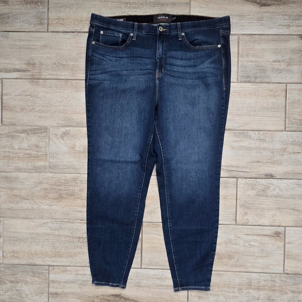 Torrid‎ Sky High Skinny Jeans Dark Wash Stretchy Shaping Band Everyday 24T